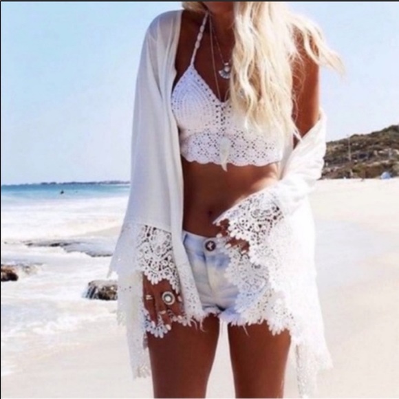 White Lace Eagle Design Kimono! - Picture 4 of 7